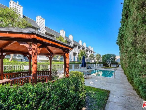 13340 Burbank Boulevard 2, Sherman Oaks CA 91401