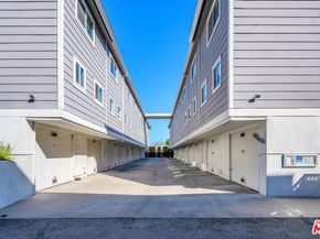 13340 Burbank Boulevard 2, Sherman Oaks CA 91401