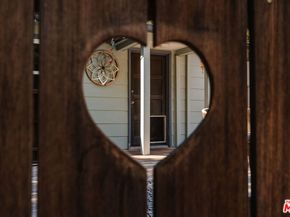 20973 Hillside Drive, Topanga CA 90290