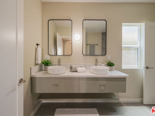 1826 W 78th Street, Los Angeles CA 90047