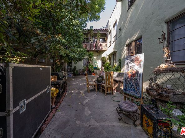 6027 Barton Avenue, Los Angeles CA 90038