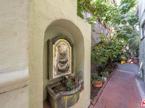 6027 Barton Avenue, Los Angeles CA 90038