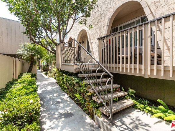 8025 Redlands Street 20, Playa Del Rey CA 90293