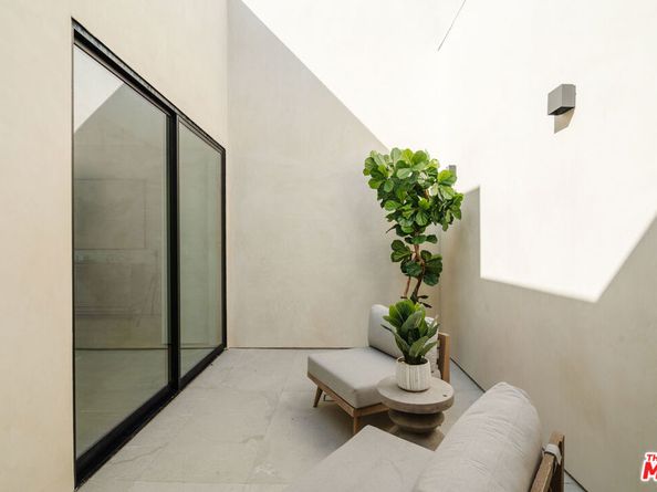 819 N Ogden Drive, Los Angeles CA 90046