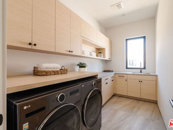 819 N Ogden Drive, Los Angeles CA 90046