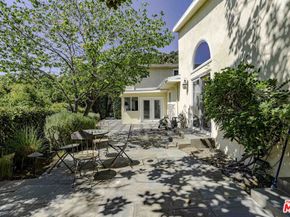 2250 Betty Lane, Beverly Hills CA 90210