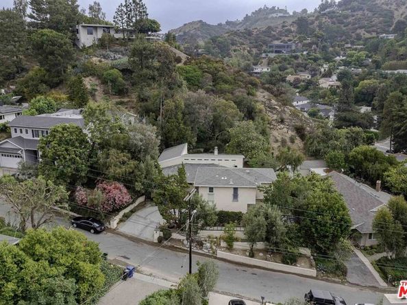 2250 Betty Lane, Beverly Hills CA 90210