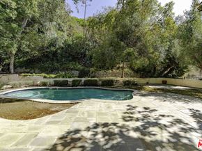 2250 Betty Lane, Beverly Hills CA 90210