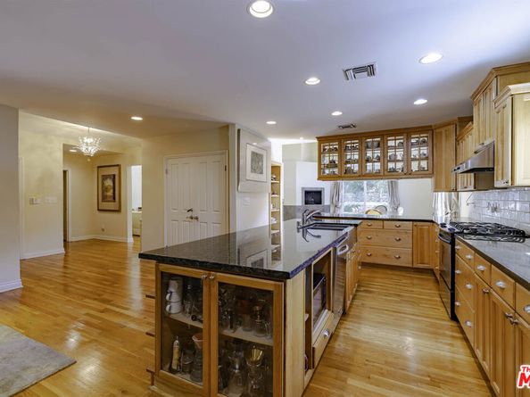 2250 Betty Lane, Beverly Hills CA 90210