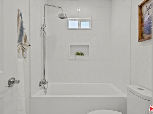 3705 S St Andrews Place, Los Angeles CA 90018