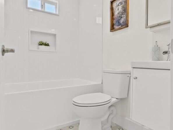 3705 S St Andrews Place, Los Angeles CA 90018