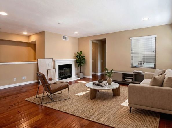 107 Chantilly, Irvine CA 92620