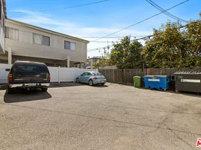 2302 32nd Street, Santa Monica CA 90405
