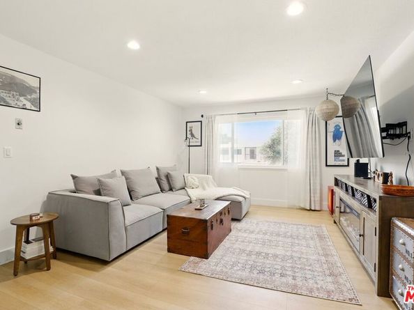 11813 Runnymede Street 36, North Hollywood CA 91605