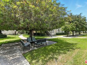 11813 Runnymede Street 36, North Hollywood CA 91605