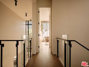 8880 Rosewood Avenue, West Hollywood CA 90048