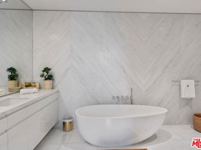 9000 W 3rd Street 106, Los Angeles CA 90048