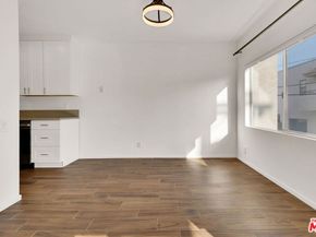 1424 AMHERST Avenue 207, Los Angeles CA 90025