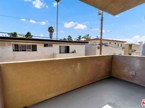 1424 AMHERST Avenue 207, Los Angeles CA 90025
