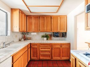 2219 S Bentley Avenue 203, Los Angeles CA 90064