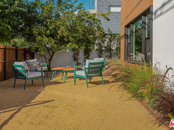 2046 S Burnside Avenue, Los Angeles CA 90016