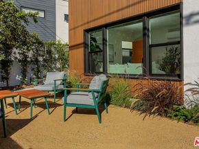 2046 S Burnside Avenue, Los Angeles CA 90016