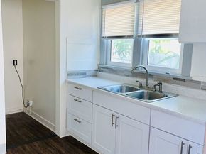 219 E 10th Street, Long Beach CA 90813