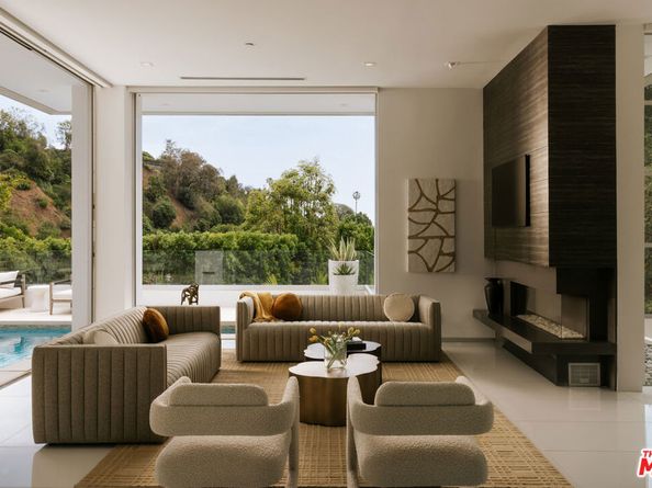 9311 Readcrest Drive, Beverly Hills CA 90210