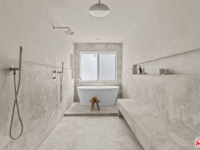 18 Voyage Street, Marina Del Rey CA 90292