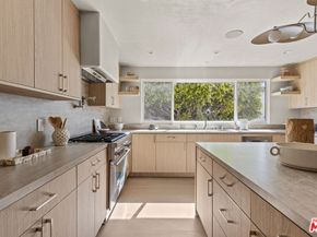 18 Voyage Street, Marina Del Rey CA 90292