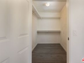 13801 Oxnard Street 206, Van Nuys CA 91401