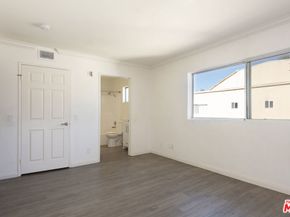 13801 Oxnard Street 206, Van Nuys CA 91401