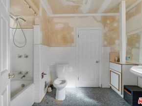 3289 Country Club Drive, Los Angeles CA 90019