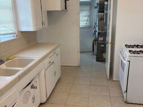 1104 W 58th Street, Los Angeles CA 90037