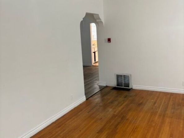 1104 W 58th Street, Los Angeles CA 90037