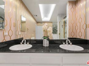 1278 S Camden Drive 202, Los Angeles CA 90035