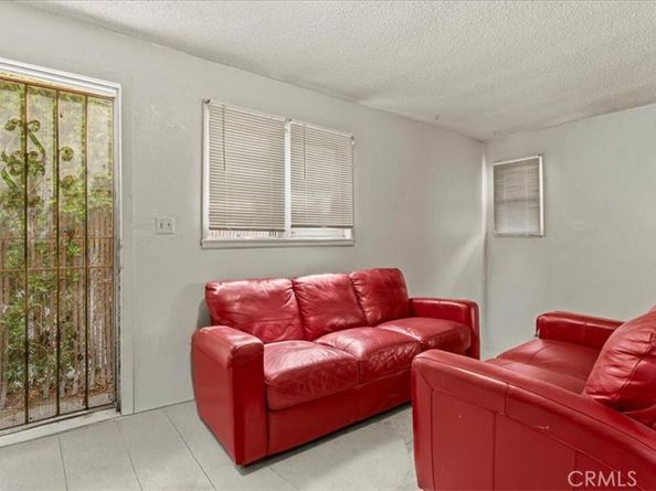 5429 2nd Ave, Los Angeles CA 90043