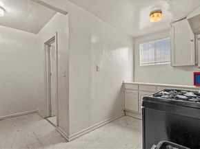 5429 2nd Ave, Los Angeles CA 90043