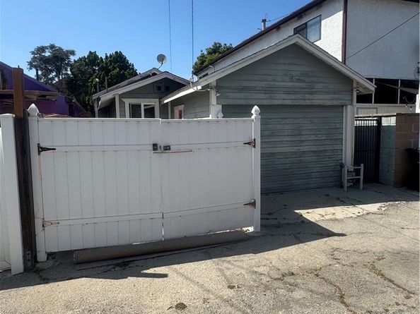 652 Navy Street, Santa Monica CA 90405