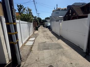 652 Navy Street, Santa Monica CA 90405