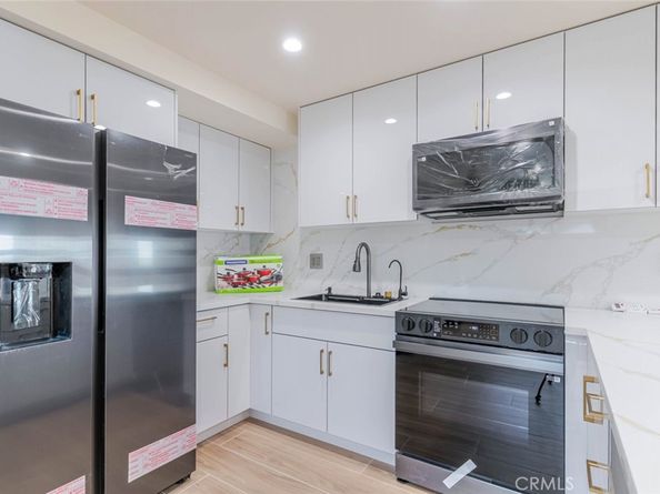 10861 Lindley Avenue, Granada Hills CA 91344