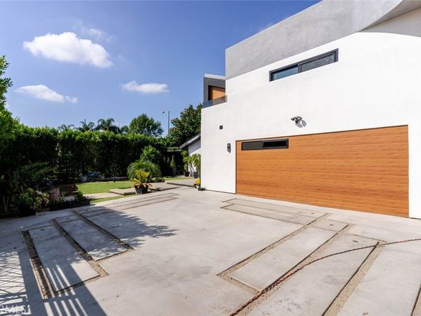 10861 Lindley Avenue, Granada Hills CA 91344