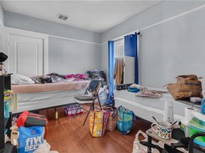 152 N Benton, Los Angeles CA 90026