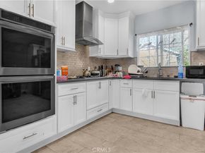 152 N Benton, Los Angeles CA 90026