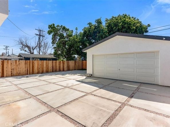 136 W 48th Street, Los Angeles CA 90037