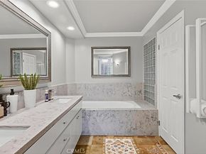 2243 Martin 107, Irvine CA 92612