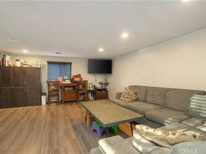 11936 Neenach, Sun Valley CA 91352