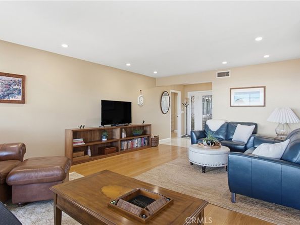 880 W Highpoint, Claremont CA 91711