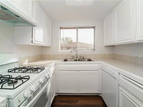 1126 W Calle De La Luna # 4, Azusa CA 91702