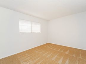 1126 W Calle De La Luna # 4, Azusa CA 91702